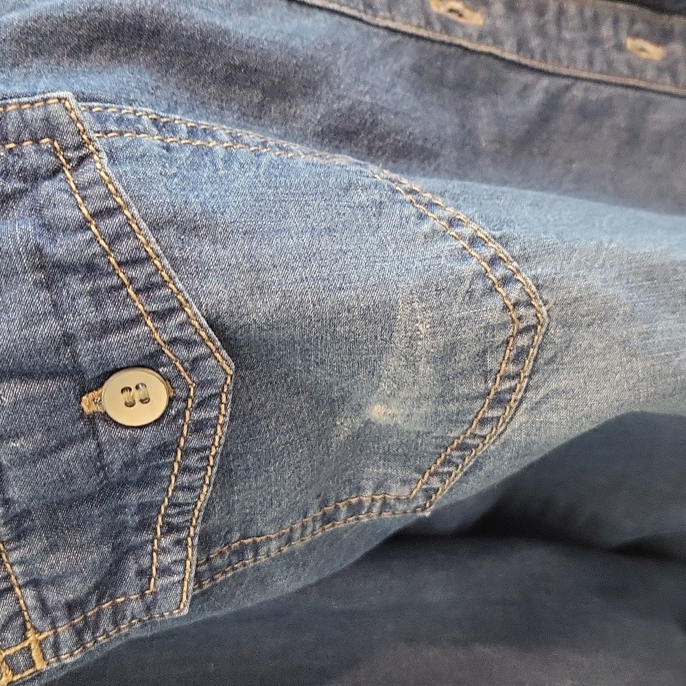 Reitmans denim shirt - Picture 4 of 14